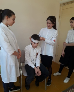 В МКОУ СОШ 3 г. Буйнакска в 7  классе был классе проведен классный час-акция:Всероссийский урок оказания первой помощи.